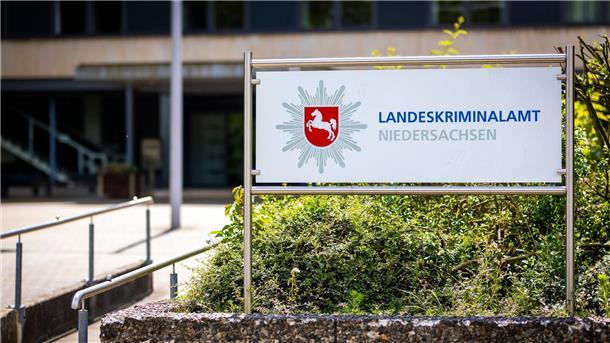 Druck auf gesuchte Ex-Terroristen wird erhöht Das LKA Niedersachsen ist seit Jahren mit Zielfahndern auf der Suche nach den Ex-RAF-Terroristen.