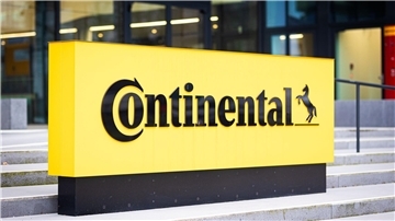 Das Logo der Continental AG ist vor der Unternehmenszentrale des Automobilzulieferers zu sehen.
