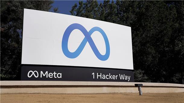 Facebook streicht in Irland knapp 500 Arbeitsplätze Das Logo von Meta ist in der Unternehmenszentrale in Menlo Park, Kalifornien, zu sehen.