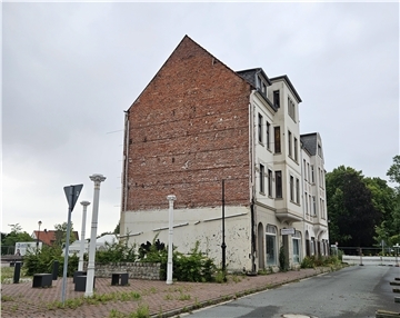 Das Mehrfamilienhaus in der Kirchenstraße 6 wird abgerissen. 