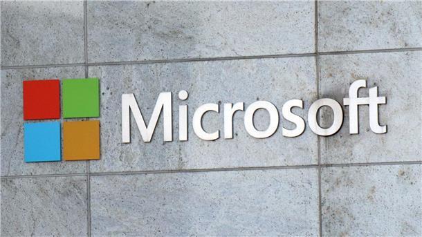 KI-Software soll Cloud-Wachstum bei Microsoft ankurbeln Das Microsoft-Logo ist an einem Firmengebäude zu sehen.