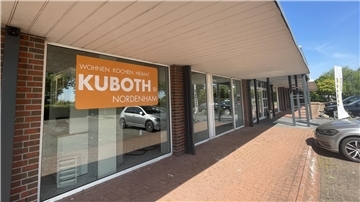 Front des Möbelhauses Kuboth in Nordenham, das bald schleßt.