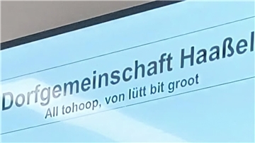 Ein Schriftzug der Dorfgemeinschaft Haaßel.