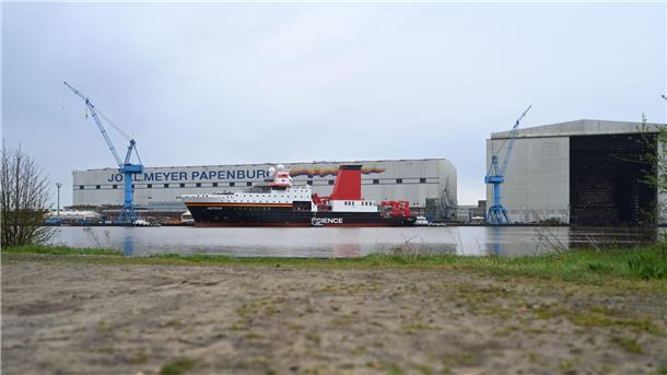 Neues Schiff für die Forschung Das neue deutsche Forschungsschiff verlässt die Werft.
