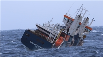 Das niederländische Frachtschiff Eemslift Hendrika trieb ohne Besatzung vor Norwegen.