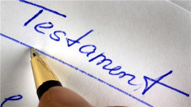 Unterschrift unter handschriftlichem Testament reicht nicht Das Oberlandesgericht Celle hat ein Urteil in einem Erbschaftsstreit unter Schwestern gefällt. (Symbolbild)