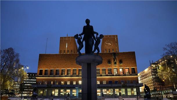 Friedensnobelpreis in Zeiten des Krieges Das Osloer Rathaus, Veranstaltungsort der Friedensnobelpreisverleihung im vergangenen Jahr. Der Preis wird in Norwegen verliehen, die anderen Auszeichnungen werden in Schweden überreicht. So hat es Alfred Nobel gewollt.