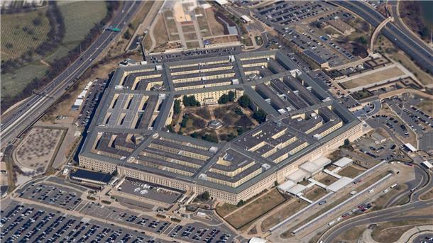 Pilot von abgefangener Cessna wohl im Sitz zusammengesackt Das Pentagon in Washington DC.