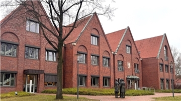 Eine Außenansicht vom Tarmstedter Rathaus. 