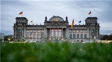Das Reichstagsgebäude mit dem Bundestag in Berlin.