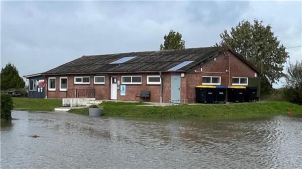 Das Restaurant Weseroase steht erhöht und wurde daher von dem Hochwasser verschont. 