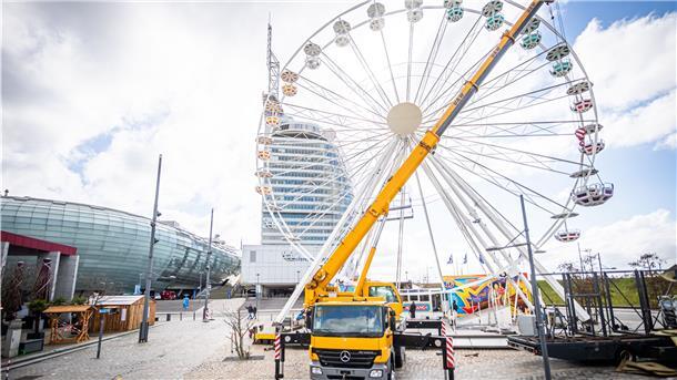 Das Riesenrad wird am Neuen Hafen wieder neben dem "Lloyd’s" aufgebaut. 