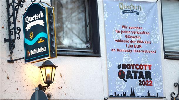Kein Public Viewing: Fast 200 Kneipen boykottieren WM Das Rodenkirchener Brauhaus Quetsch in Köln boykottiert die Fußball-WM-Spiele in Katar.