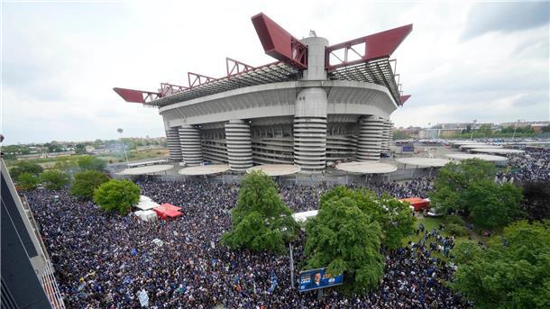 Neubau geplant: Mailand verkauft Fußballstadion San Siro Das San-Siro-Stadion in Mailand soll vekauft werden. (Archivbild)