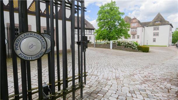Regierung hält weiter an Porzellanmanufaktur fest Das Schloss Fürstenberg, der Sitz der Porzellanmanufaktur Fürstenberg.