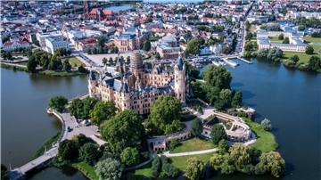 Das Schloss ist das Wahrzeichen von Schwerin. Die einstige Residenz der mecklenburgischen Herzöge soll Weltkulturerbe werden.
