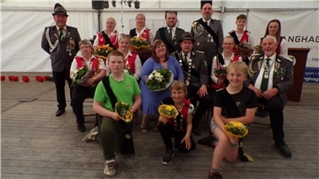 Das Seedorfer Schützenfest begeistert mit einem neuem Königshaus. Christopher Verrijt und Lena Stößel übernehmen die Regentschaft.