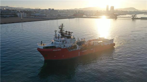 Das Seenotrettungsschiff „Ocean Viking“ verlässt den Hafen von Marseille zu einer neuen Rettungsmission im Mittelmeer.