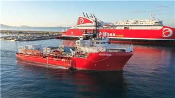 Das Seenotrettungsschiff „Ocean Viking“ verlässt den Hafen von Marseille zu einer Rettungsmission im Mittelmeer.
