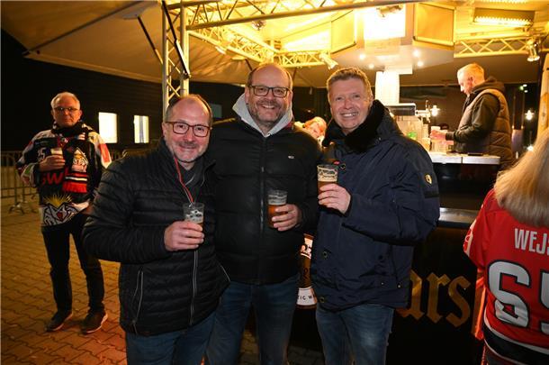 Das sind die schönsten Bilder der Fishtown-Pinguin-Fans beim CHL-Achtelfinalspie...