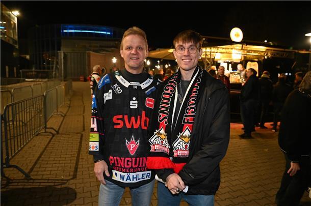 Das sind die schönsten Bilder der Fishtown-Pinguin-Fans beim CHL-Achtelfinalspie...