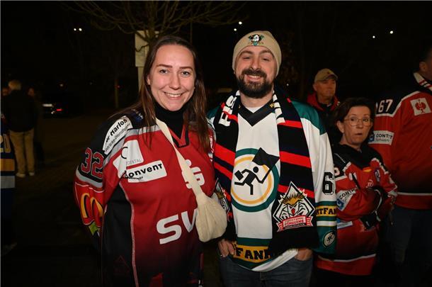 Das sind die schönsten Bilder der Fishtown-Pinguin-Fans beim CHL-Achtelfinalspie...