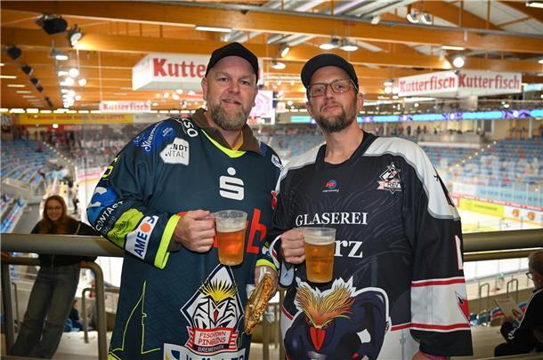 Das sind die schönsten Bilder der Fishtown-Pinguin-Fans beim CHL-Achtelfinalspie...