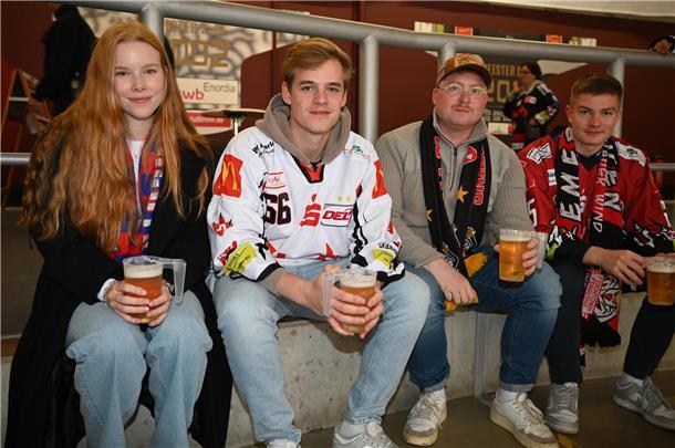 Das sind die schönsten Bilder der Fishtown-Pinguin-Fans beim CHL-Achtelfinalspie...