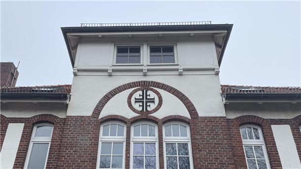 5 Dinge, die Sie noch nicht über die Jahnhalle wussten Häuserfassade