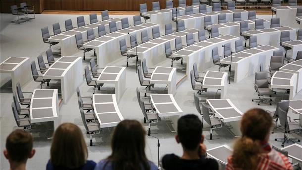 Das Sommerferienprogramm des Landtags richtet sich an Kinder von sechs bis zwölf Jahren. Bei zwei Tagesfahrten haben sie die Möglichkeit, das Parlament in Hannover von innen kennenzulernen.