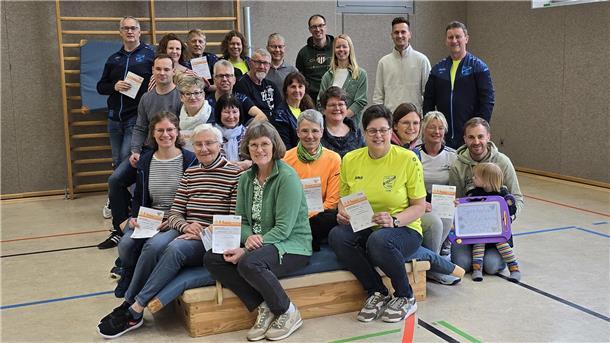 Erfolgreiche Teilnehmer bei der Vergabe der Sportabzeichen beim TuS Schwei