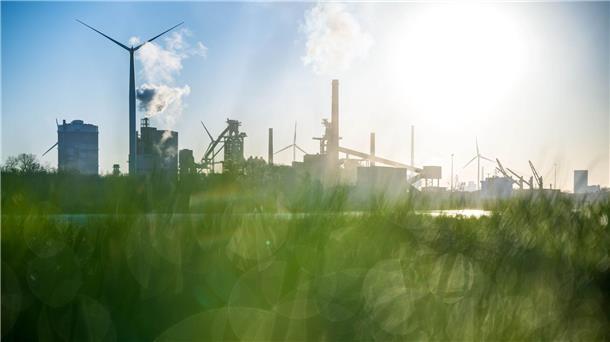 Das Stahlwerk von ArcelorMittal in Bremen soll auf die Produktion von grünem Stahl umgestellt werden.