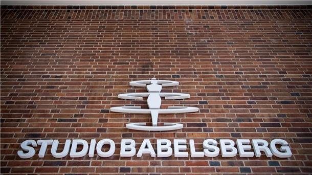 Das Studio Babelsberg hat für einen Teil der Beschäftigten Kurzarbeit angemeldet und dies mit dem Streik in Hollywood begründet.