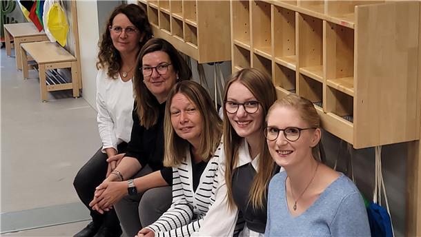 Für Nordenham 50 neue Kindergartenplätze im Container Das Team der neuen Kita am Freizeitbad (von links): Sylke Segebrecht, Leitein Susanne Gallasch, Nicole Panitzke, Chayenne Hartmann und Mareike Böning. Es fehlt Jacqueline Tesch.