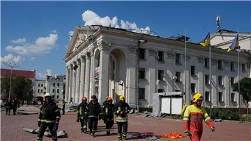 Das Theater von Tschernihiw wurde bei dem russischen Raketenangriff beschädigt.
