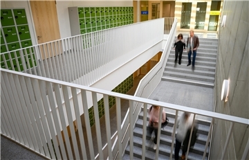 Das Treppenhaus der Neuen Oberschule Lehe bietet spannende Perspektiven. 