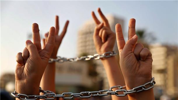 Gefangene in Windeln: UN kritisiert Israel Das UN-Menschenrechtsbüro gehe davon aus, dass Tausende Palästinenser von Israel festgehalten werden oder wurden. (Symbolbild)