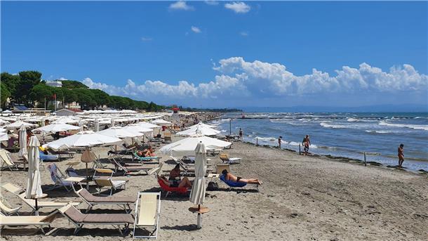 Deutsches Mädchen beim Baden in Italien ertrunken Das Unglück geschah am Strand von Grado in Norditalien. (Archivbild)