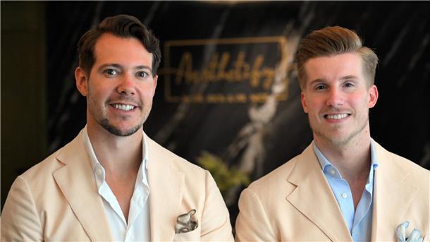 Das Unternehmen von „Dr. Rick und Dr. Nick“ soll mit unzulässigen Bildern geworben haben.