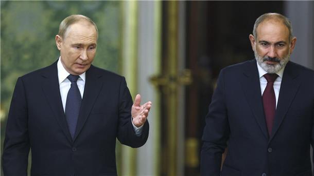 Armeniens Regierung bringt Gesetz zu EU-Beitritt auf den Weg Das Verhältnis zwischen Kremlchef Wladimir Putin und Armeniens Premier Nikol Paschinjan gilt als gespannt. (Archivbild)