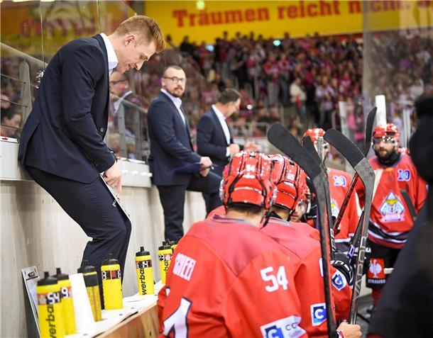 Das vierte CHL-Spiel der Fischtown Pinguins gegen die Rouen Dragons in der Eisar...