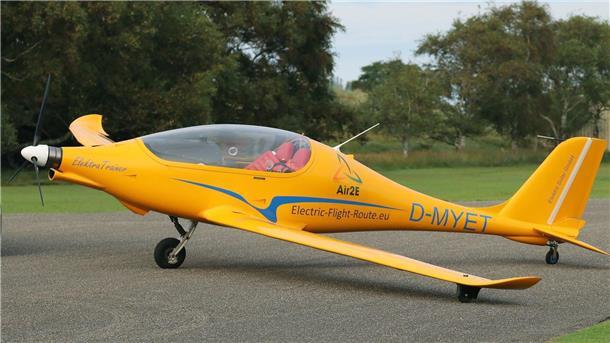 Experten: Kurze Flüge bald klimaneutral möglich Das vollelektrische Ultraleicht-Flugzeug „Elektra Trainer“ steht am Flugplatz der Insel Norderney.