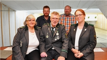 Das Vorbereitungsteam für die Jubiläumsfeierlichkeiten (von links): Marion Meyer, Julian Falkenburger, Reinhold Hodel, Jörg Hullmann und Sabrina Cornelius. Auf dem Bild fehlen Wiebke Stromitzky und Jan-Olaf Pilz, die ebenfalls zum Organisationsteam gehören.