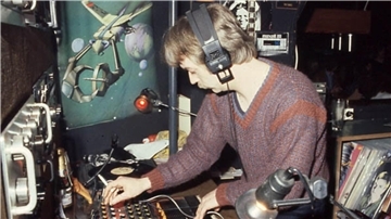 Das war Bremerhavens Disco-Pionier Hermann Giesche - „Enterprise“ legendär Ein DJ am Mischpult, Hermann Giesche