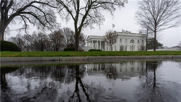 „Super Tuesday“: US-Vorwahlen in vielen Bundesstaaten Das Weiße Haus im Regen.