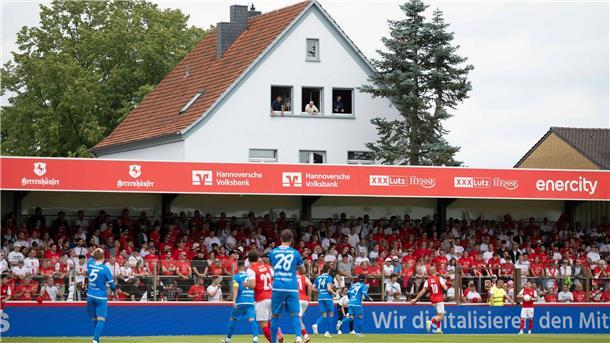 Einbruch beim TSV Havelse überlagert Spiel gegen Osnabrück Das Wilhelm-Langrehr-Stadion des TSV Havelse (Archiv)