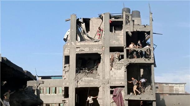 Das Wohnhaus in Dschabalia wurde durch israelische Luftangriffe stark beschädigt.