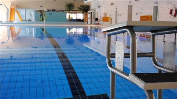 Das Zevener Hallenbad war lange zu. Jetzt darf es wieder öffnen, wenn auch nicht für die Allgemeinheit.