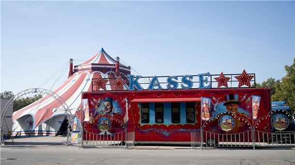 Das Zirkuszelt des Circus Paul Busch in Bautzen