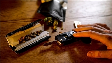 Dass Rauschmittel die Fahrtüchtigkeit beeinflussen, ist unbestritten. Bei Cannabis ist die Wirkungsweise jedoch nicht dieselbe wie bei Alkohol.